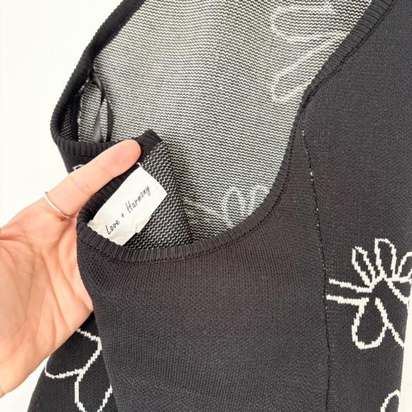 Love + harmony halterneck knit dress - Picture 5 of 5